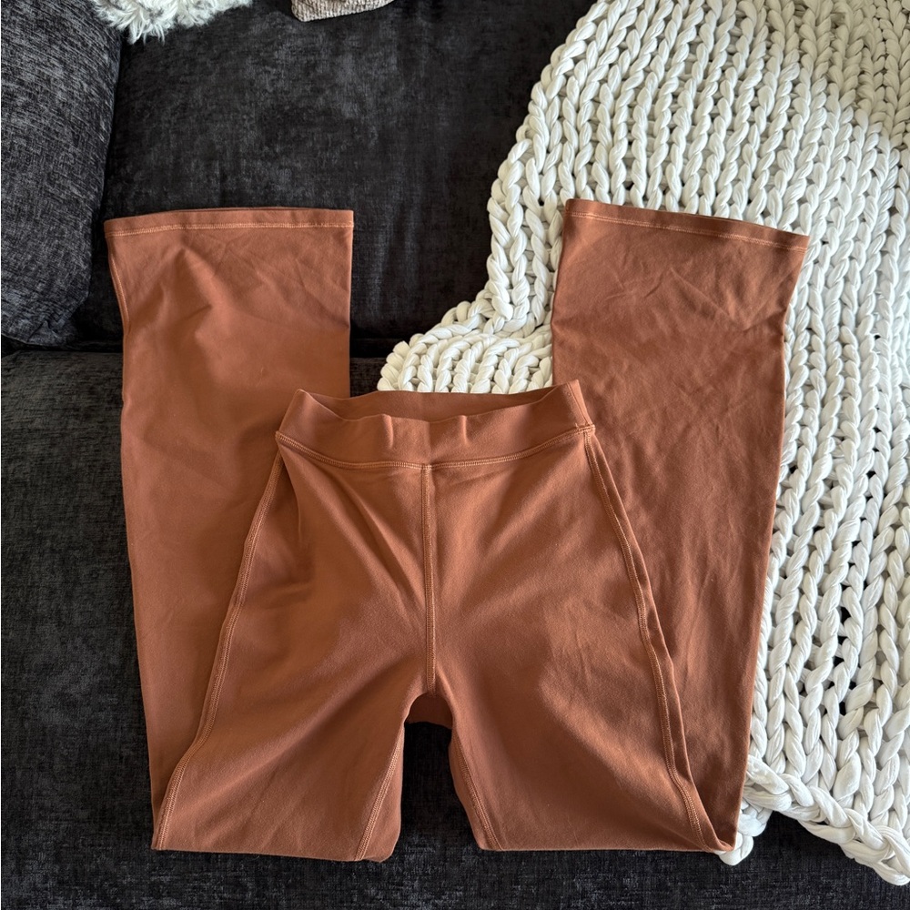 Aritzia Wilfred Free Wide Leg Leggings